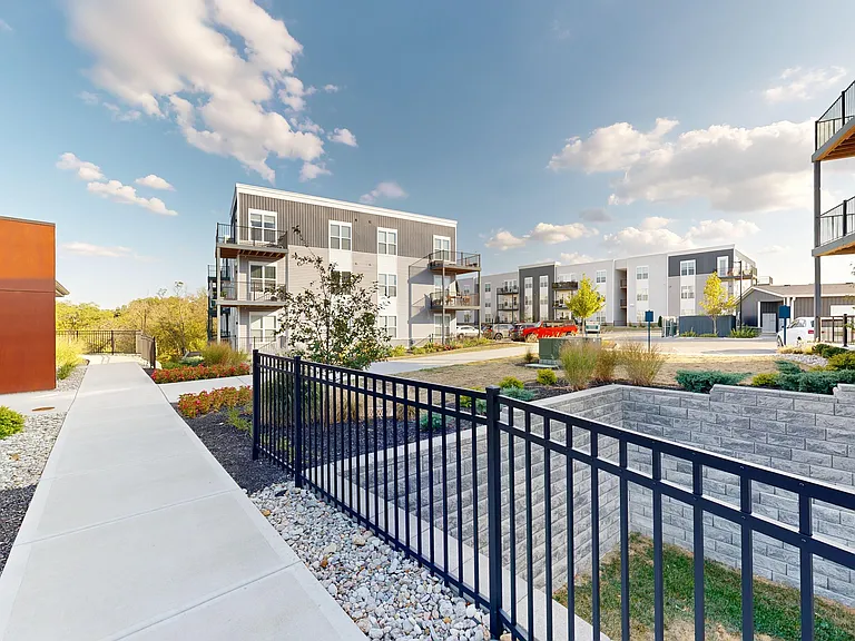 Elevation 800 — Photo 11