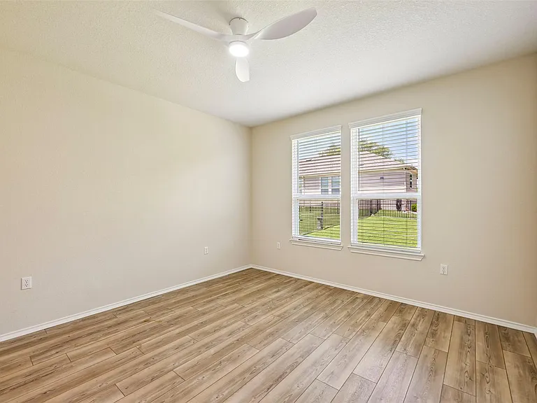401 Yorktown St — Photo 19
