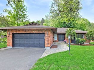 4788 Massey Ln, Ottawa, ON K1J 8W9