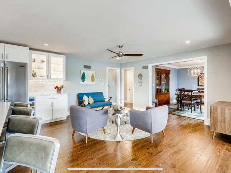 215 W Lake Shore Dr — Photo 3