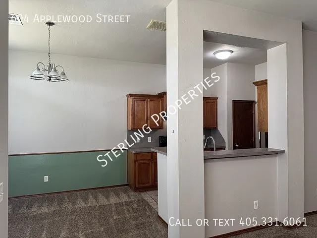 604 Applewood St — Photo 9