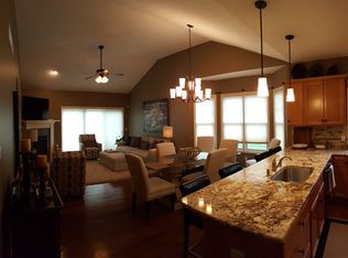 286 Carriage Path Ct, Webster, NY 14580
