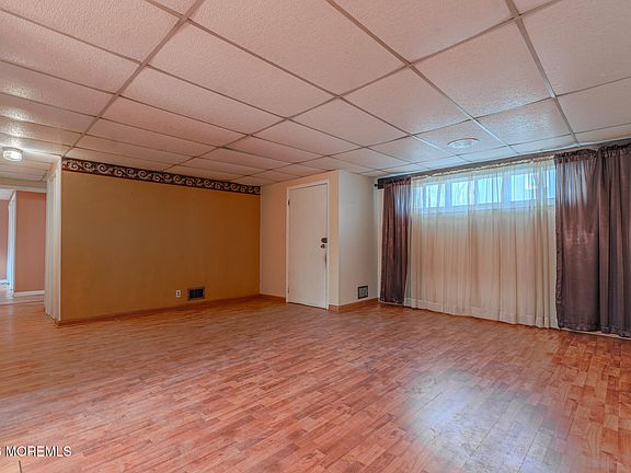 4th image of 9 Hurley Street