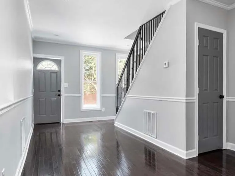 1526 Boyle St — Photo 1