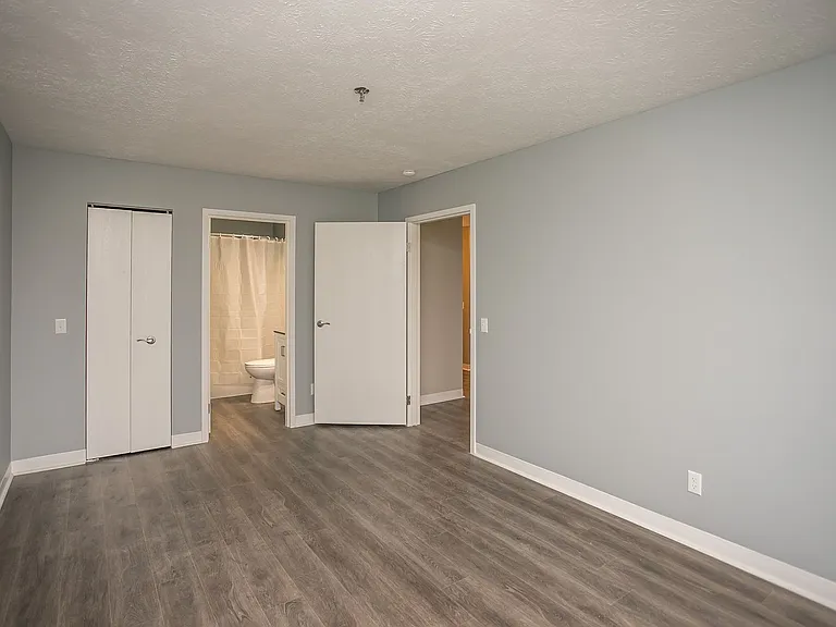 4 Gateway — Photo 21