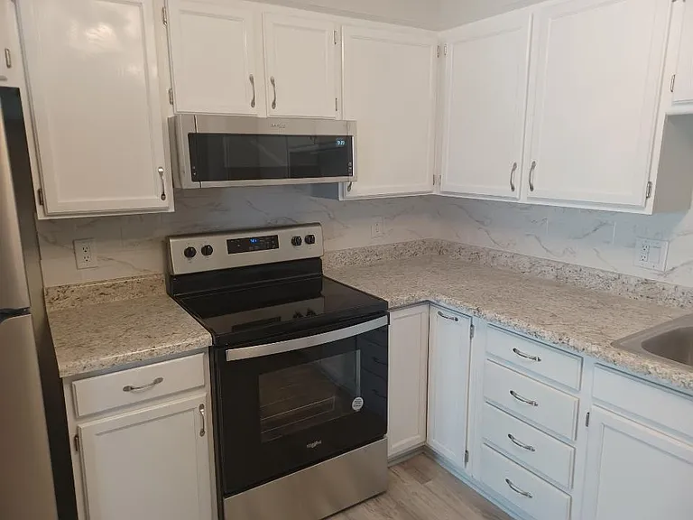 4881 Woodland Ave #4 — Photo 4