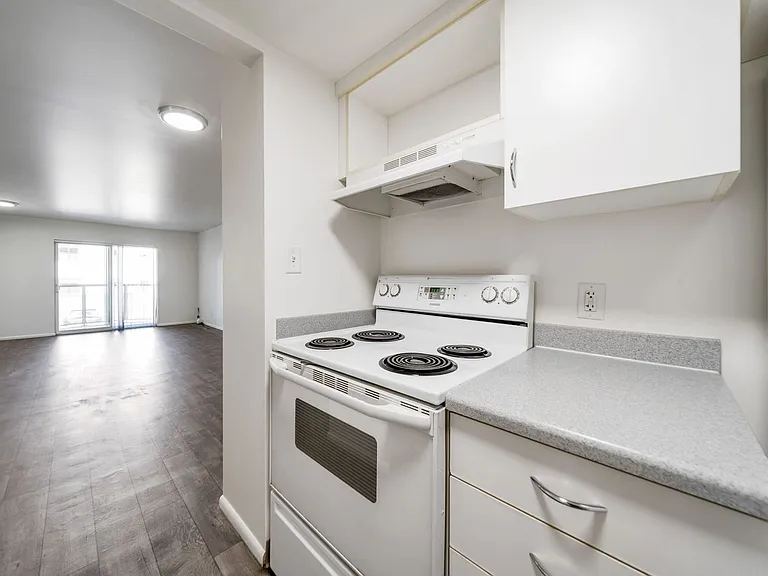 Capitol Reef Apartments — Photo 14
