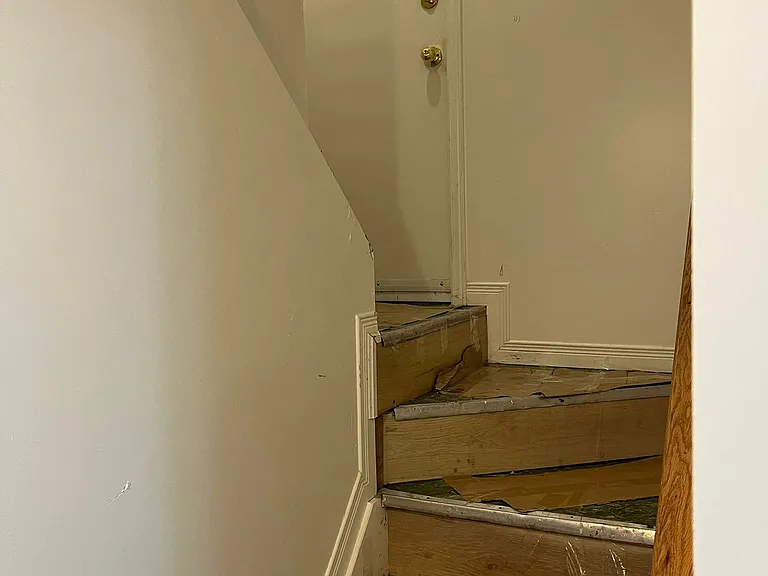 98 Frontenac Ave #1 — Photo 6