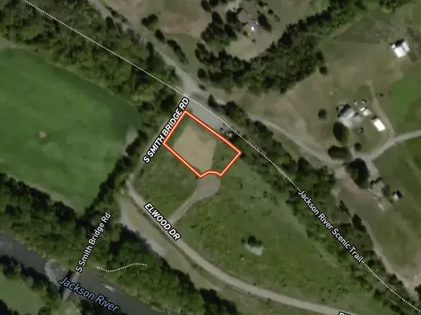 2 Elwood Dr, Hot Springs, VA 24445