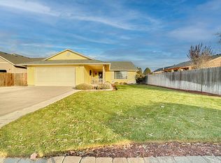 1822 SW 27th St, Redmond, OR 97756