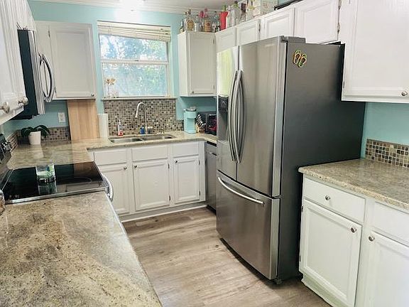 3rd image of 1317 Seabreeze Ave