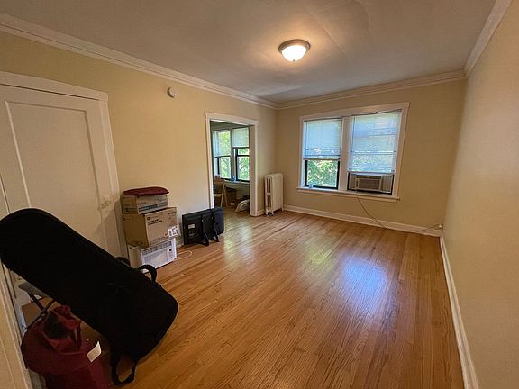2nd image of 2315-2325 W Ainslie St #2317-3