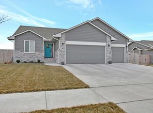 901 E Hickam St, Derby, KS 67037