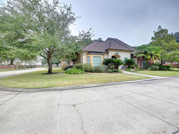 4th image of 108 Heartwood Cir