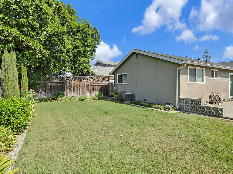 2851 Mark Ave — Photo 24