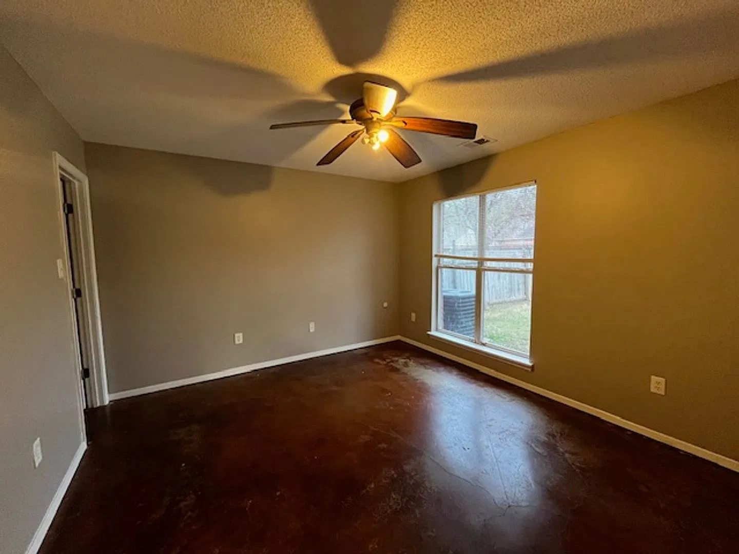 Renovated 2 Bedroom 2 Bath Home For Rent!! — Photo 4