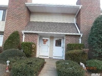 275 Lake Pointe Cir, Middle Island, NY, 11953