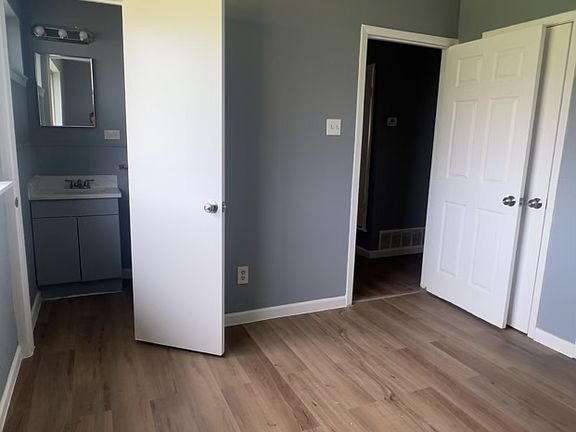 2nd image of 760 W Grubb Dr