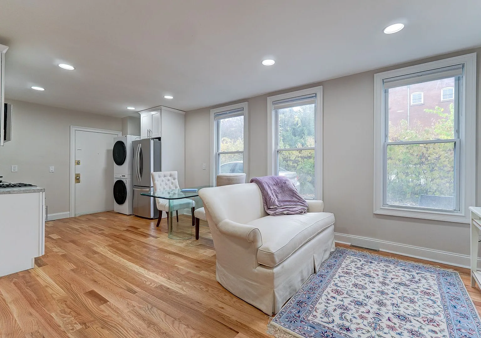 11 Lawrence St — Photo 3
