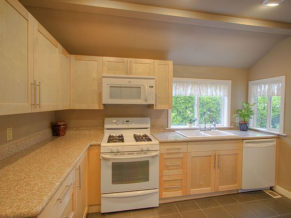 Updated Kitchen w/ Vaulted Ceilings