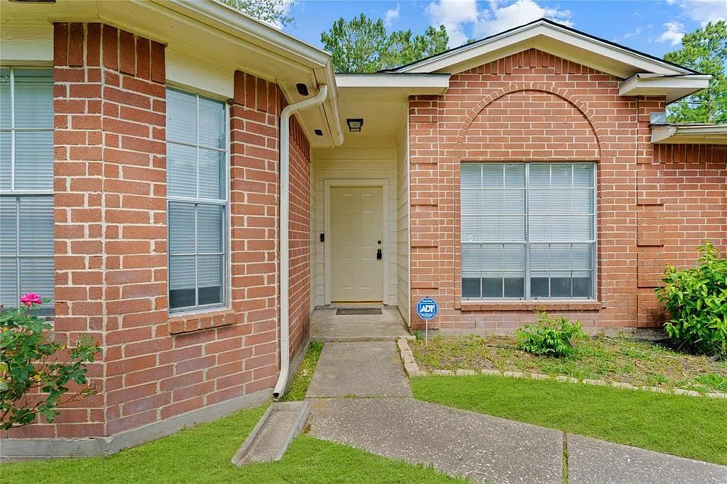 3 bed, 2.0 bath, 1571 sqft, $1,895 — Photo 3