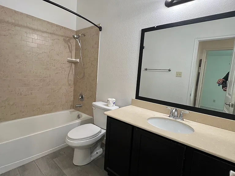205 Elm Grv — Photo 11