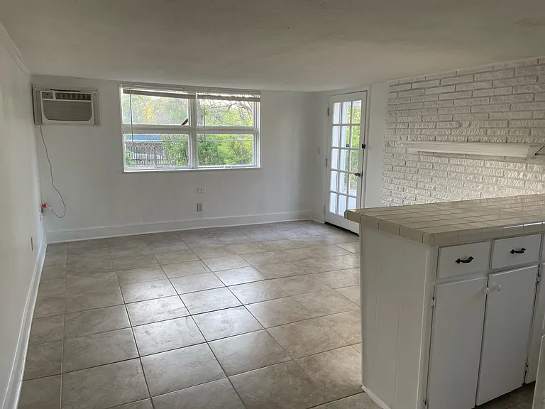 923 Neelys Bend Rd #B — Photo 5