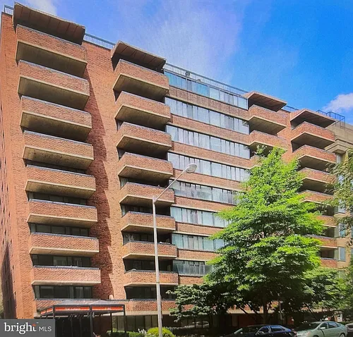 1140 23rd St NW #208 Photo 1