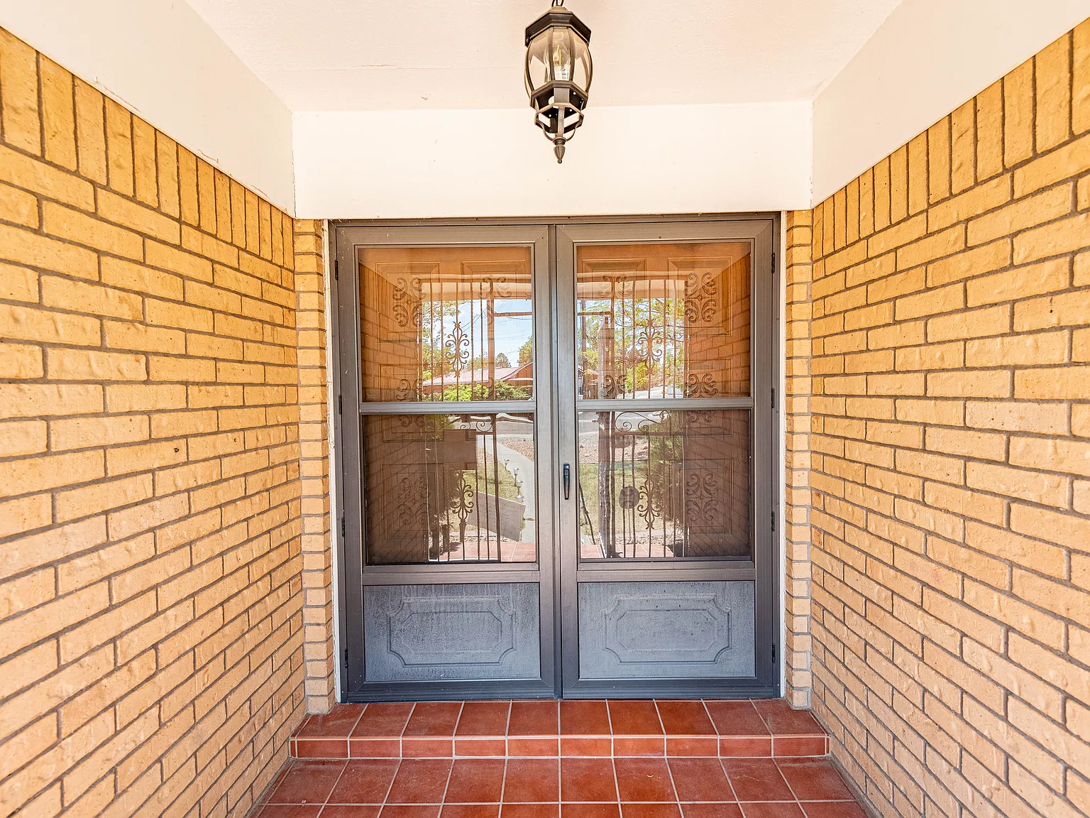4 bed, 2083 sqft, $2,995 — Photo 3