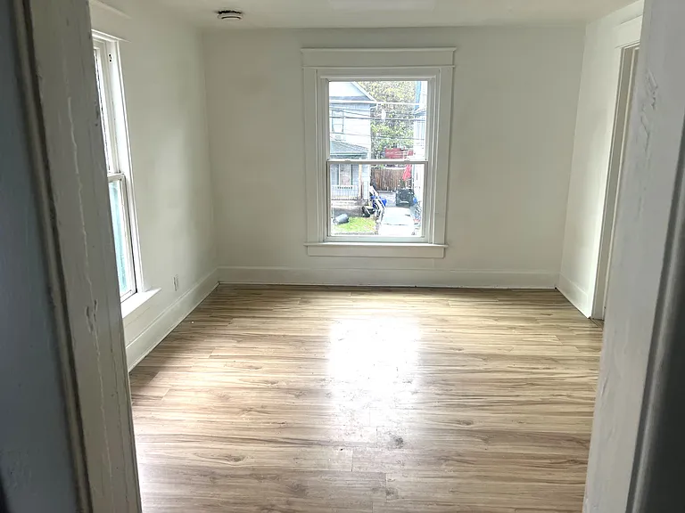516 E 22nd St #2 — Photo 12