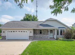 564 Nordic Ct, Slinger, WI 53086