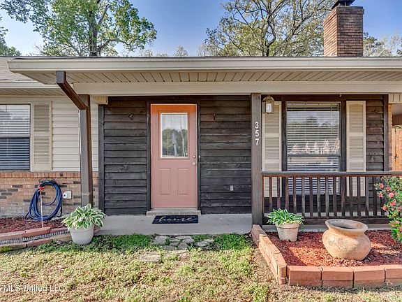 3rd image of 357 Scarbrough St