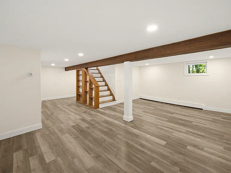 88 Deforest St — Photo 16