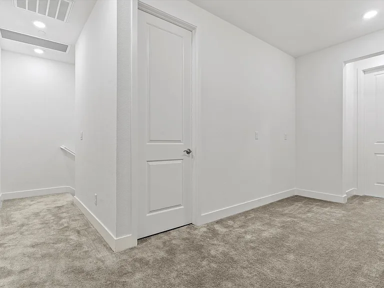 6921 Peak Way — Photo 37