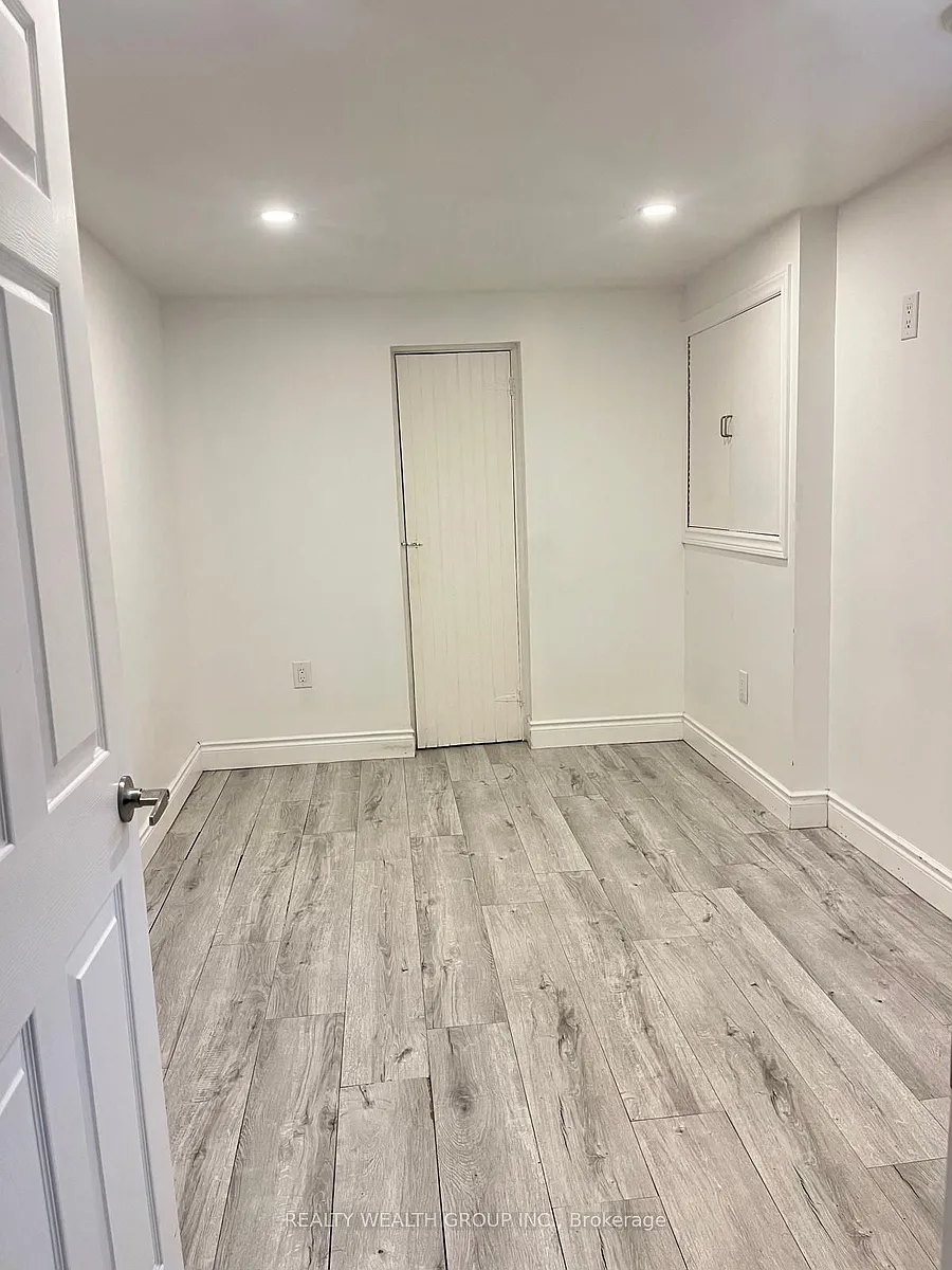 Building Photo - 22 Crosland Dr #BASEMENT