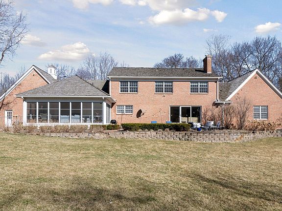 2nd image of 425 Ferndale Rd N