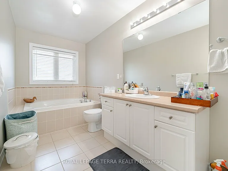 30 Eatonville St #UPPER — Photo 29