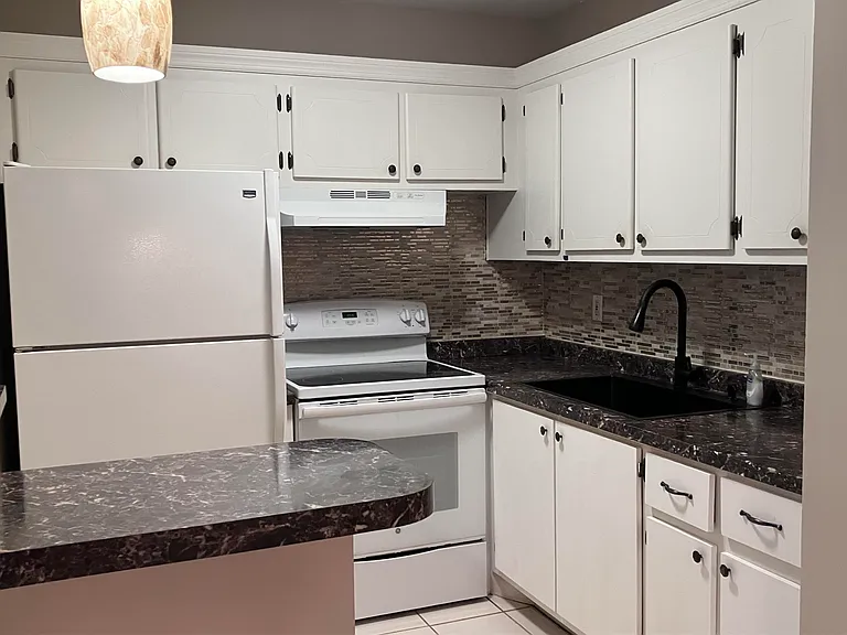 32 Salisbury E #B — Photo 4