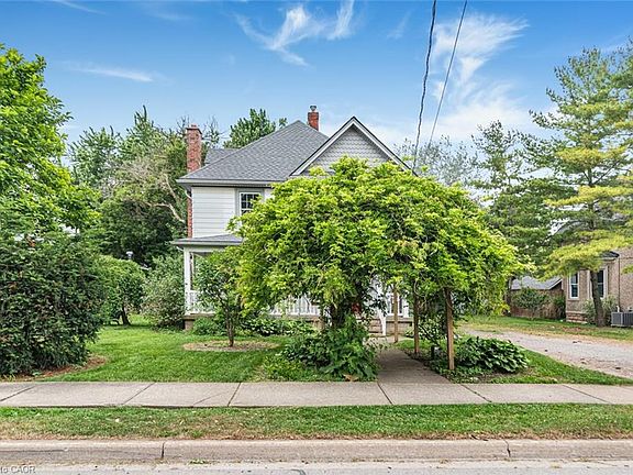 4th image of 530 King St