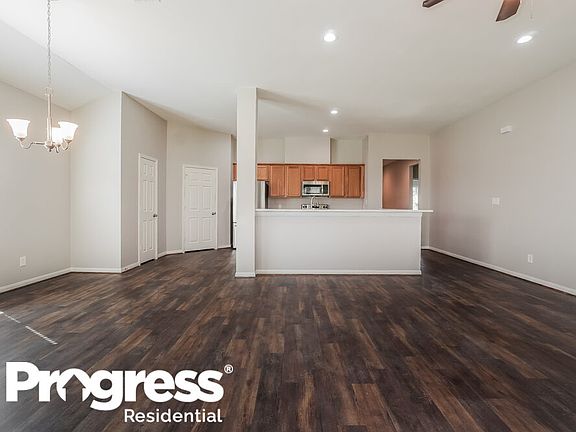 4th image of 1204 Chateau Woods Pkwy