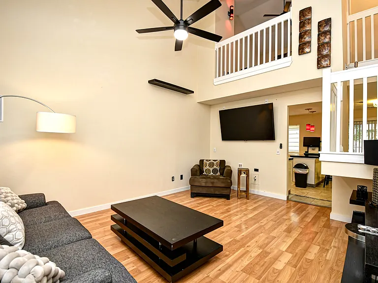 1038 Portico Loop — Photo 2