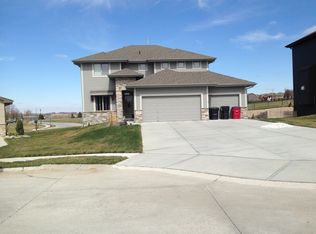 1420 White Pine Cir, Papillion, NE 68046