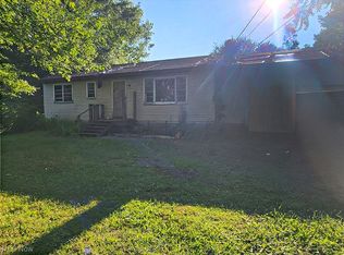 2104 Dock Rd, Madison, OH 44057