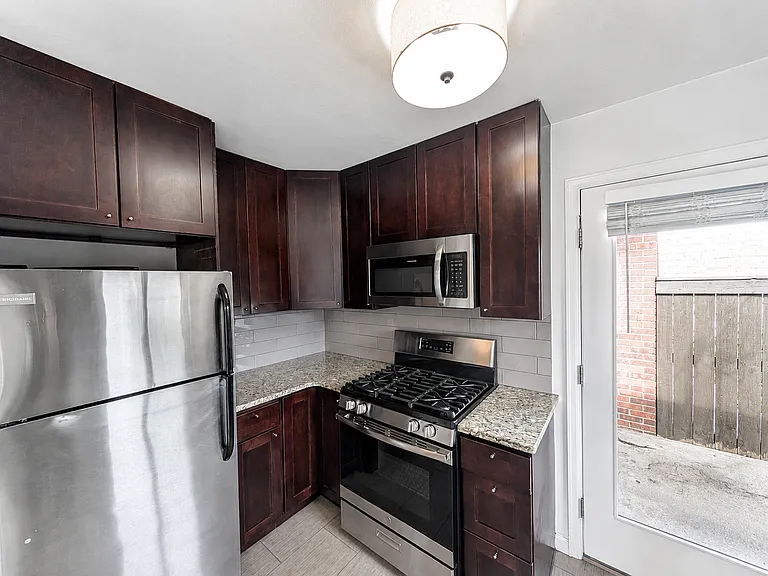 2250 N Newport St — Photo 4