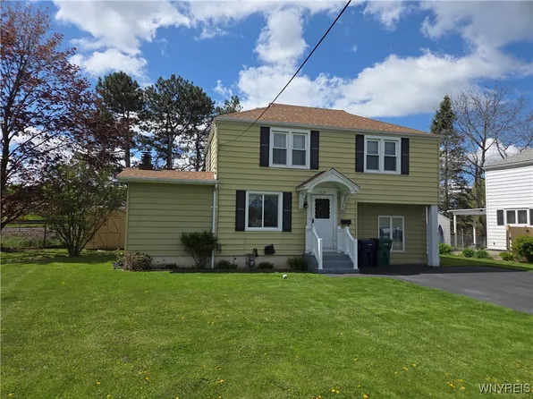 7525 Frontier Ave, Niagara Falls, NY 14304