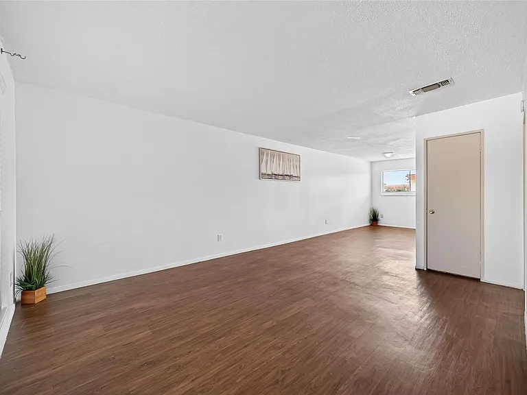 7714 Renwick Dr #D13 — Photo 4