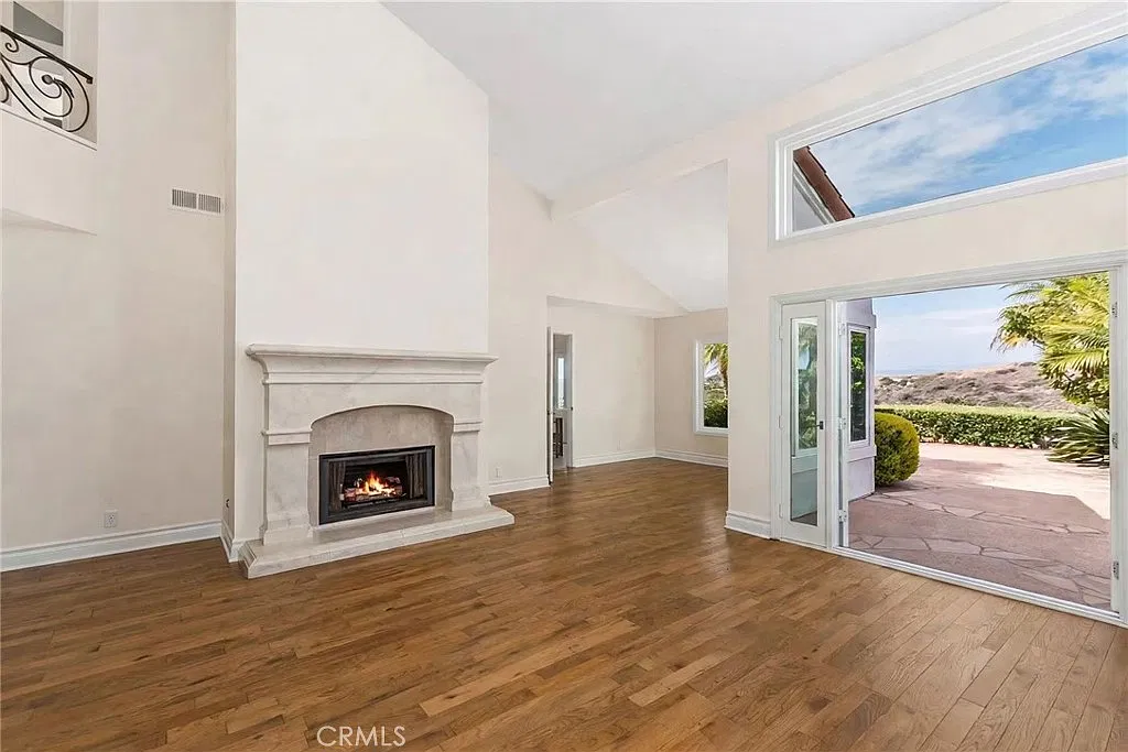 3 bed, 2.5 bath, 2131 sqft, $7,200 — Photo 4