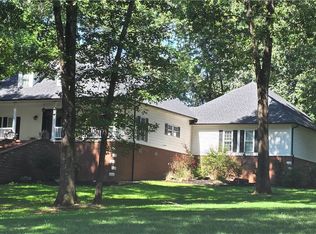 19489 Oak Cir, Springdale, AR 72764