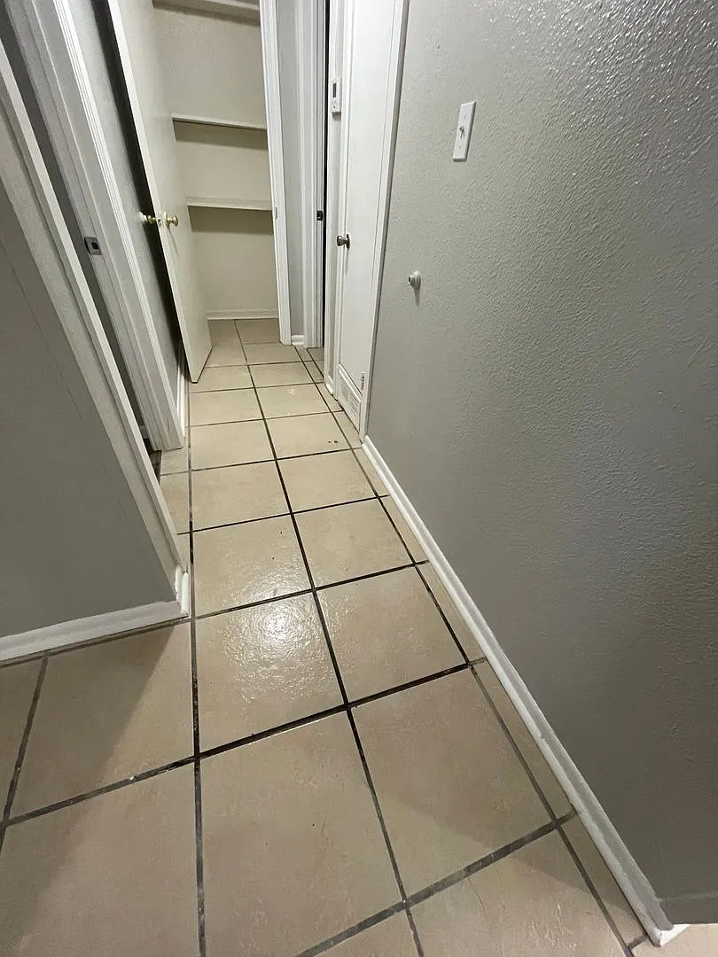 Westway Apartments — Photo 4