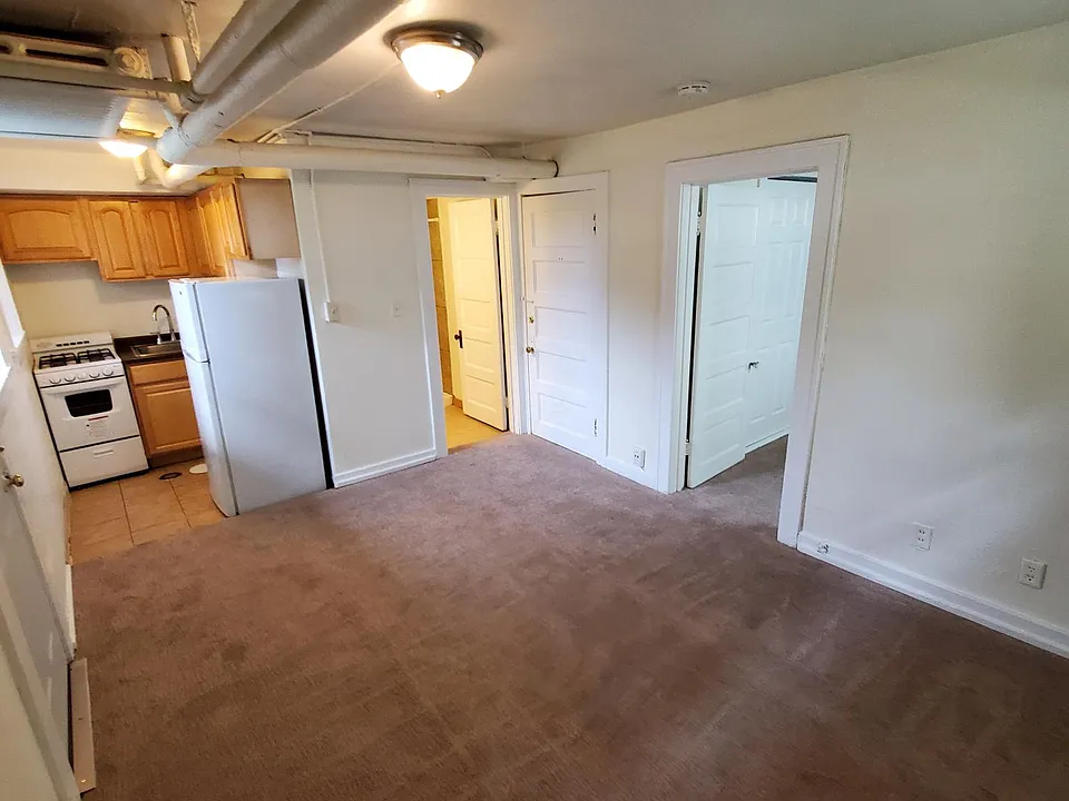 121 N Hancock St #5